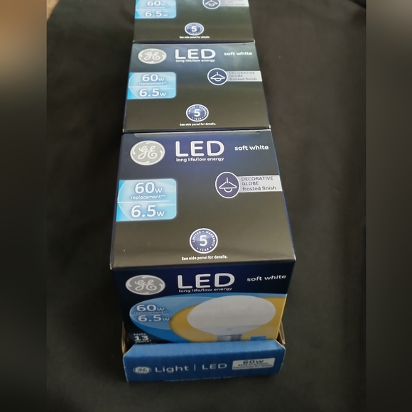 New Box GE LED Dimmable Decorative Frosted Globe Bulbs- Vanity/ Pendant Lights - Picture 1 of 4